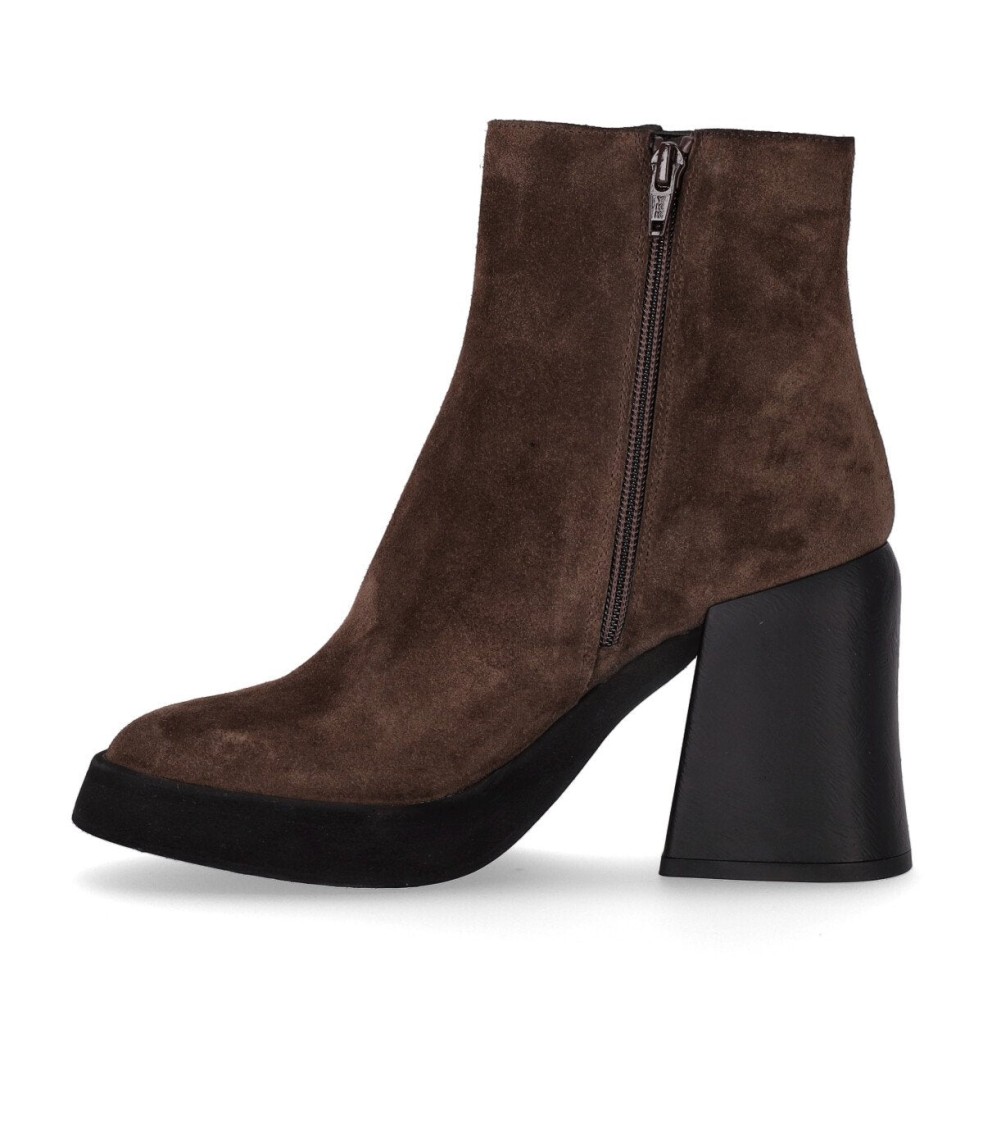 Strategia Hombre Brown Heeled Ankle Boot In Brown