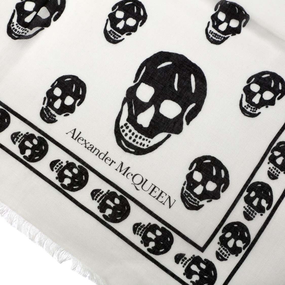 Alexander Mcqueen Classic Skull Silk Scarf