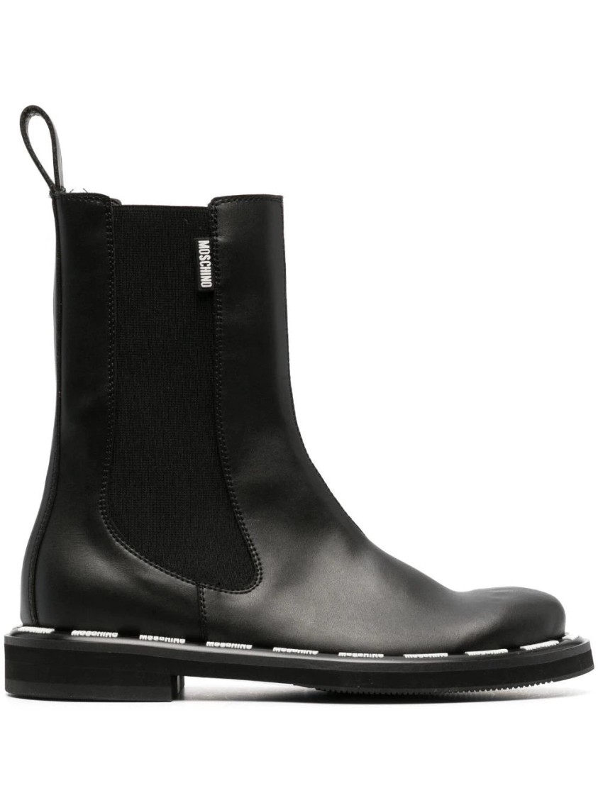 Moschino Rounded Toe Ankle Boots In Black