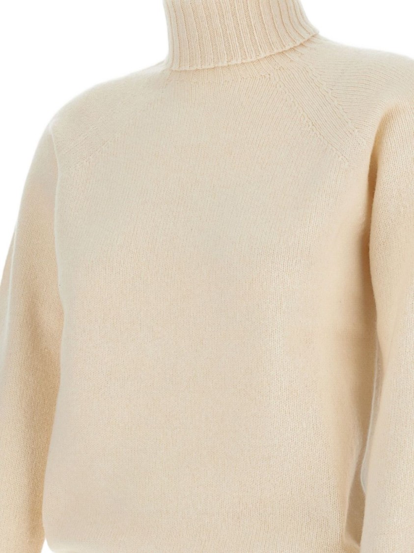 Drumohr Ribbed Turtleneck Sweater With Raglan Sleeves In Off-white In Neutral