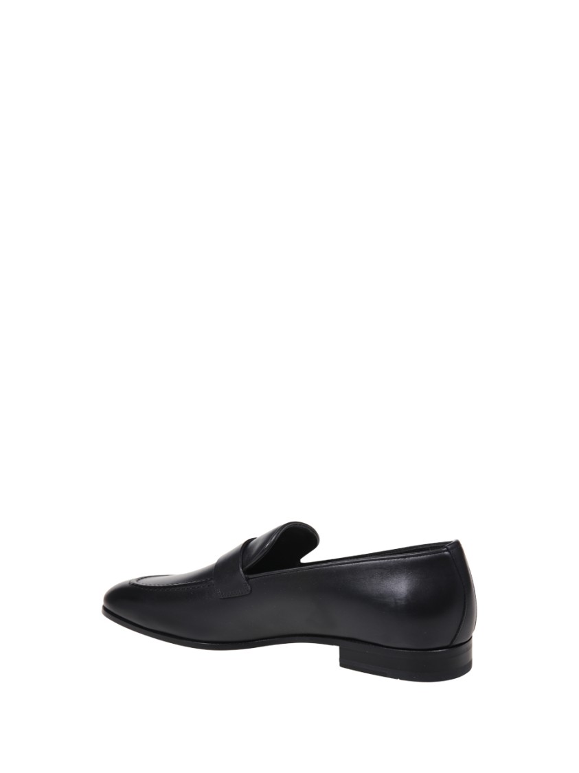 Ferragamo Round Toe Business Casual Shoes In Black
