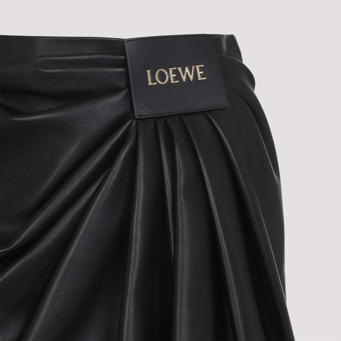 スカート Loewe Draped Black Lambskin Midi Skirt Loewe Draped Black Lambskin Midi Skirt in Black | THE LIST