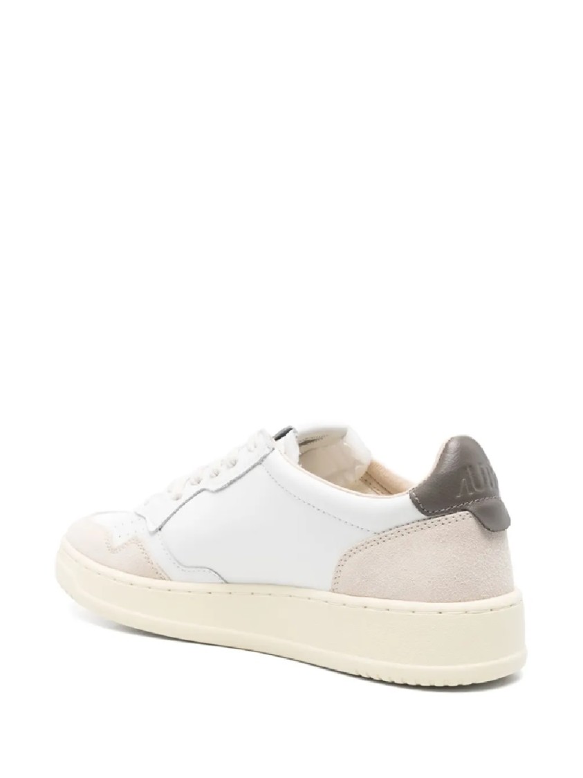 Autry Medalist Low-top Sneakers With Smooth In Neutral