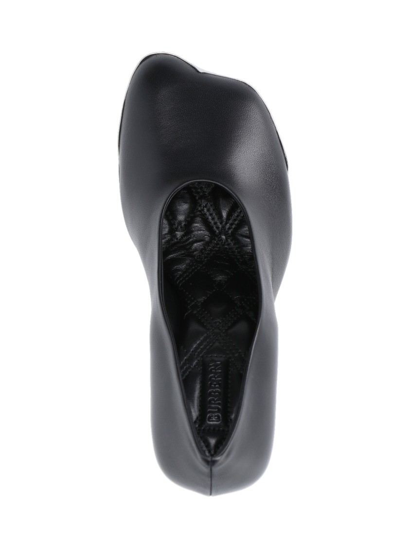 Burberry "duck" Pointed Toe Pumps – Black In Black