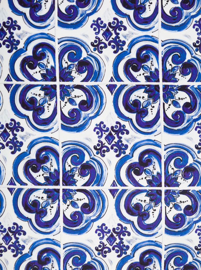 DOLCE & GABBANA DOLCE & GABBANA BLUE AND WHITE SMALL CUSHION WITH BLUE MEDITERRANEAN PRINT IN DUCHESSE COTTON