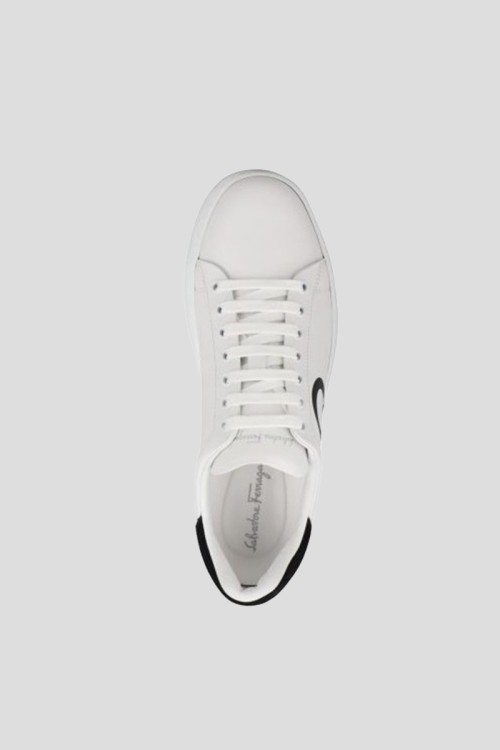 スニーカー Salvatore Ferragamo Weekend Classic White Sneaker Salvatore Ferragamo Weekend Classic White Sneaker | THE LIST
