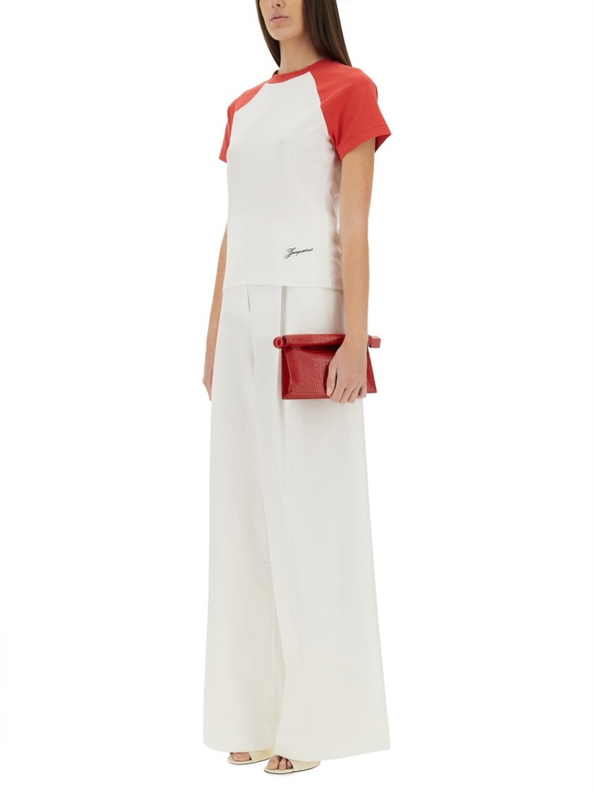 Jacquemus Raglan T-shirt With Red Sleeves And Subtle Logo In White