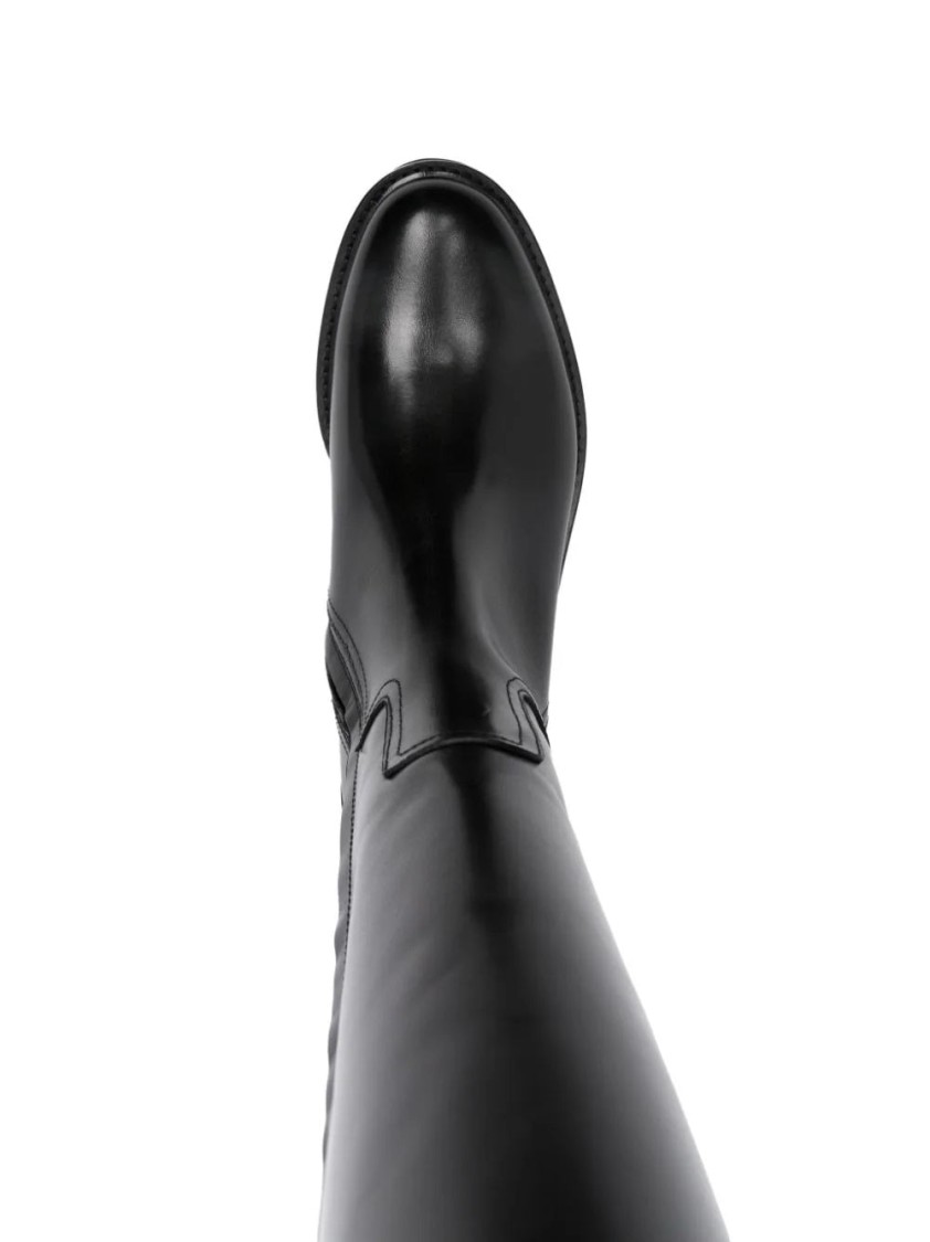 Doucal's Ankle Boots With Smooth Leather Finish In Black