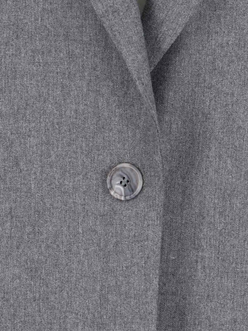 The Andamane Tailored Jacket With Front Pockets And Notch Lapel