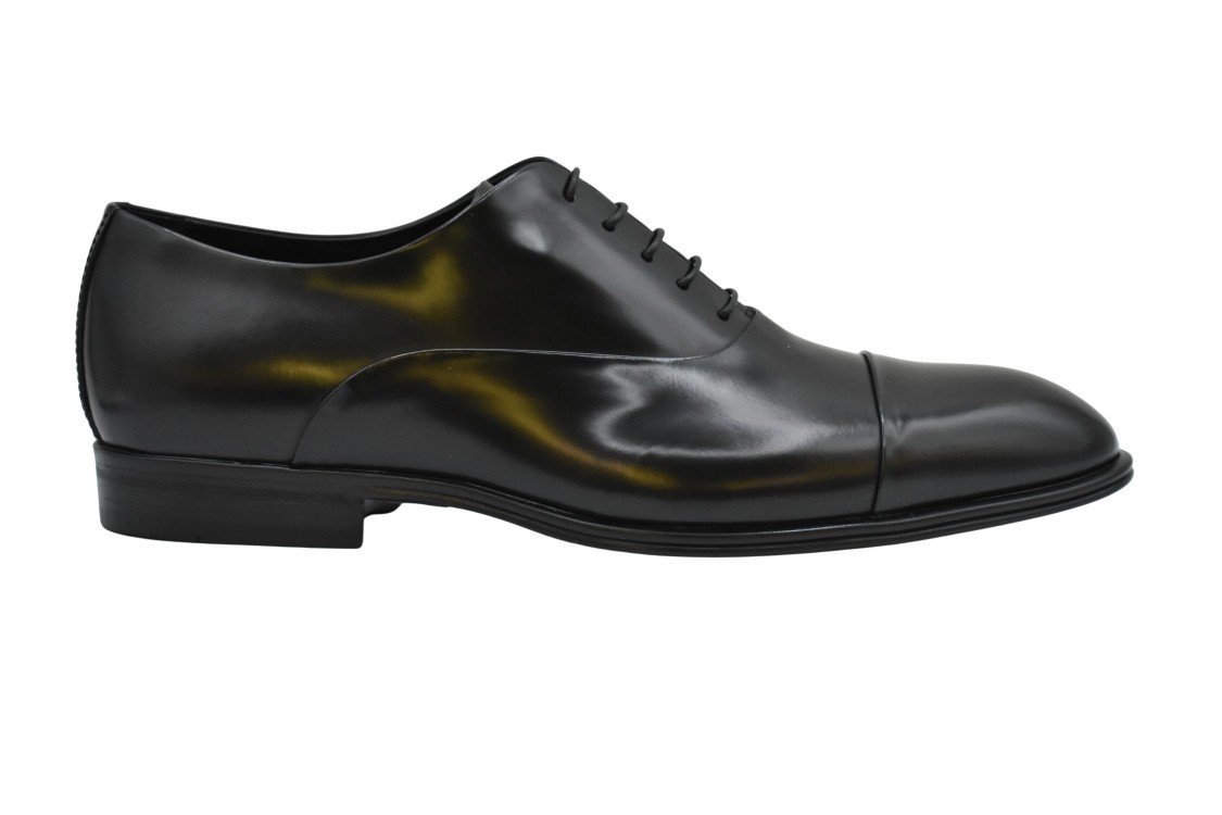 Corvari Polished Lace-up Flat Shoes In Black