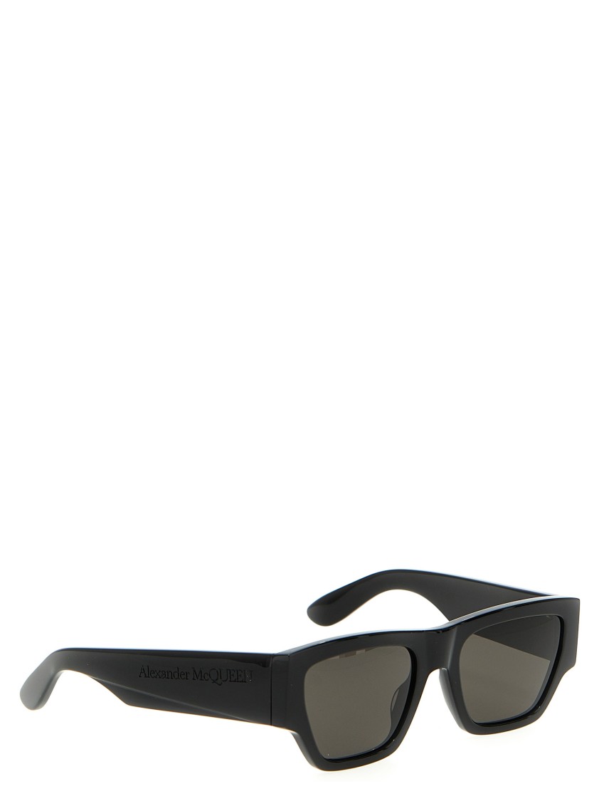 Alexander Mcqueen Mcqueen Angled Sunglasses In Black