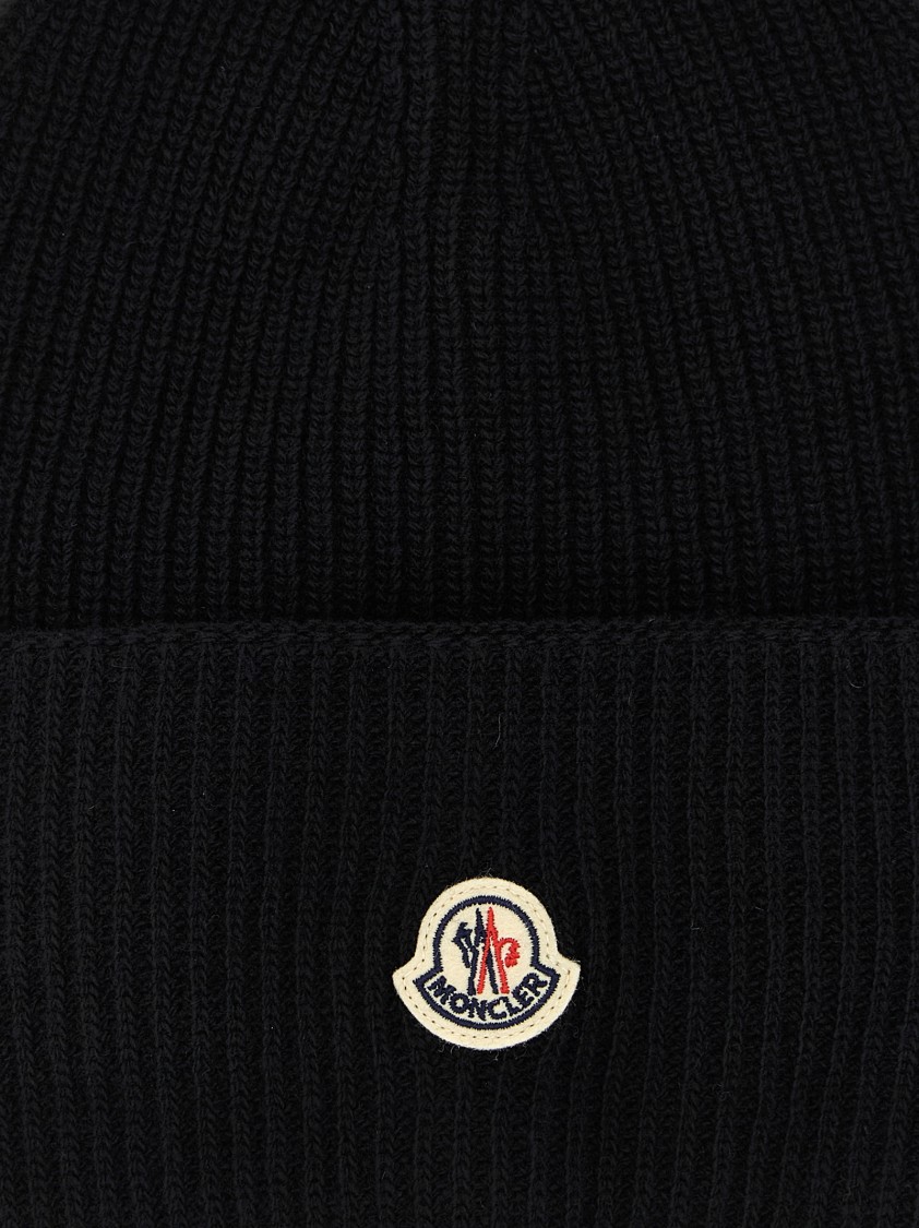 Moncler Ribbed Knit Carded Wool Beanie With Felt Logo Patch In Black