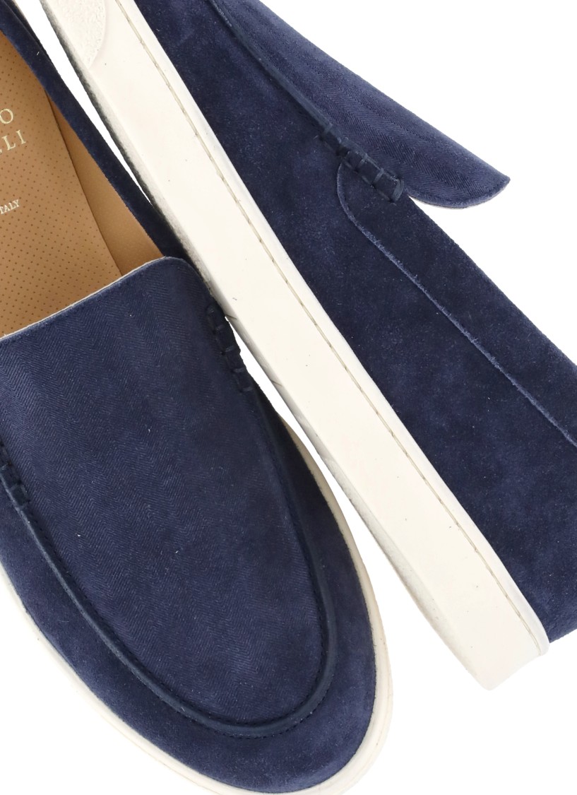 Brunello Cucinelli Round Toe Slip-on Loafers In Black