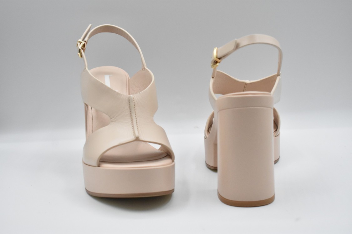 Jeannot Sandals With Chunky Block Heel And Cut-out Detail In Pink