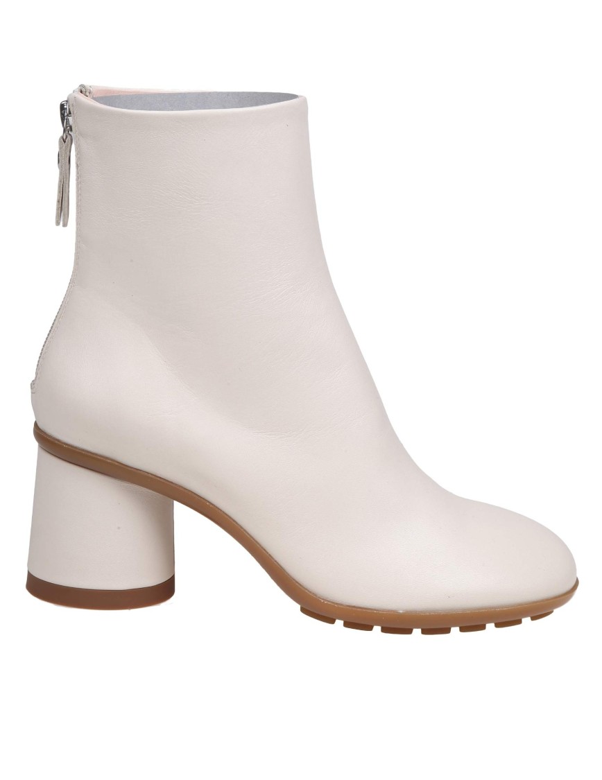 Agl Attilio Giusti Leombruni Agl Curvy Ankle Boots In Chalk Color Leather In White