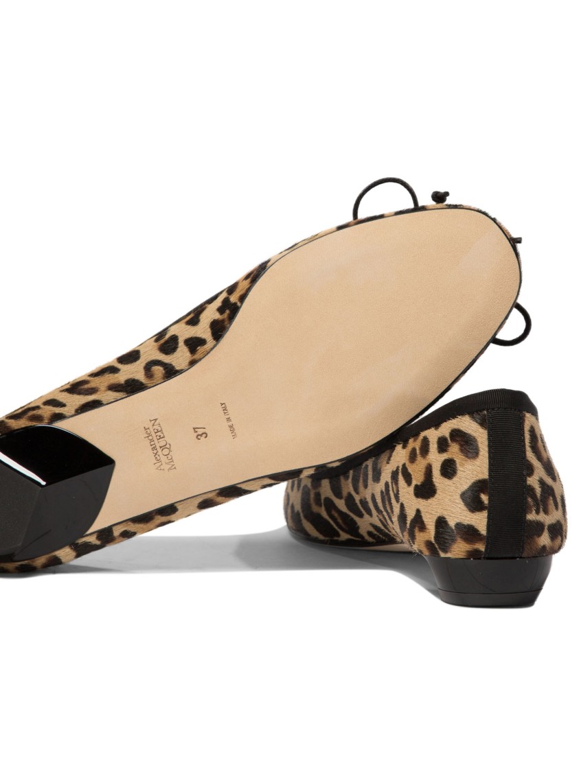 Alexander Mcqueen "armadillo" Ballet Flats In Black