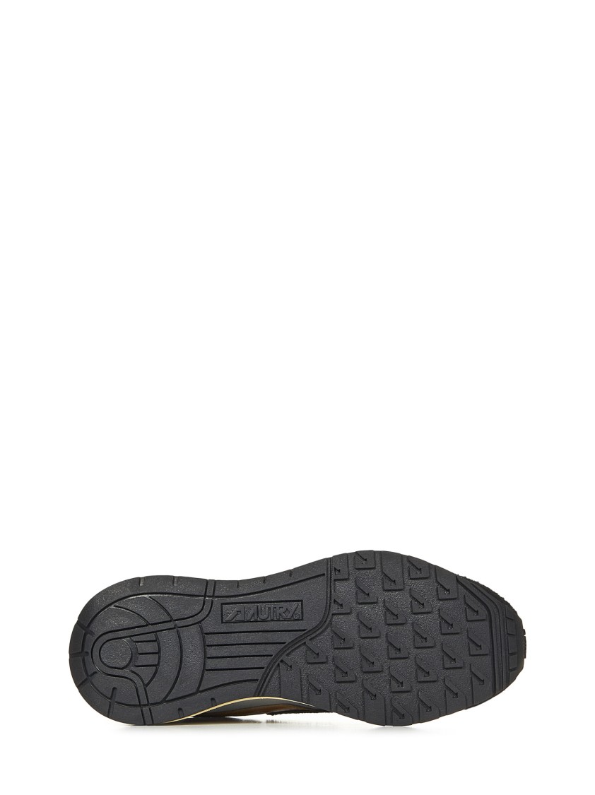 Autry Low Sneaker With Contrast Stitching And Mesh Panels In Black