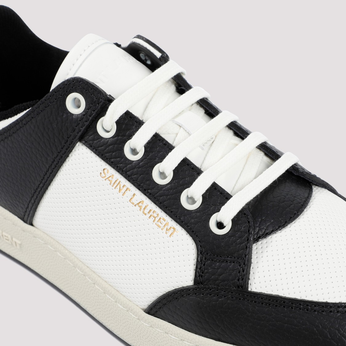Saint Laurent 61 Sneakers In Black