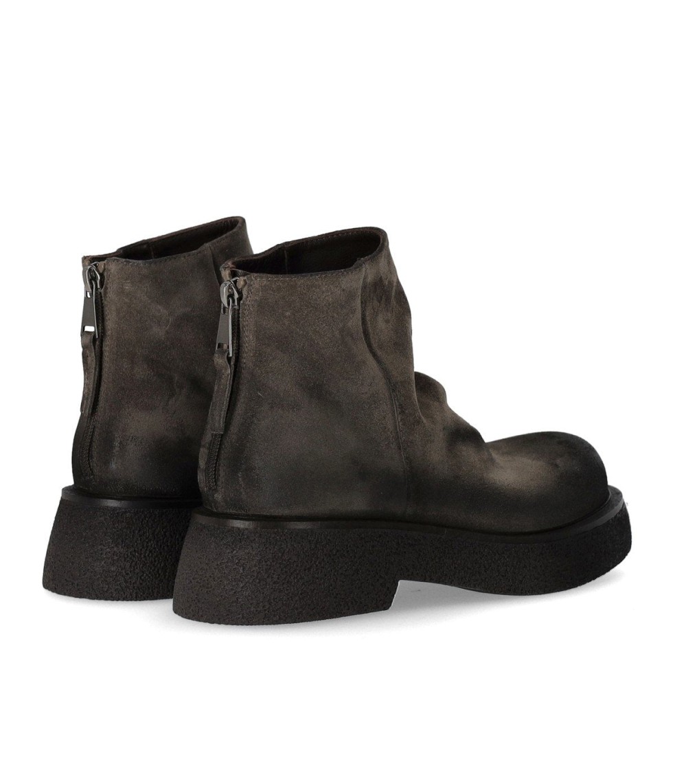 Strategia Sandy Grey Ankle Boot In Gray