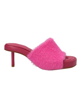 サンダル・ミュール JACQUEMUS FW22 'Clay' mules (223FO0352390 PINK) Jacquemus 'Clay' Mules Sandals in Pink | THE LIST