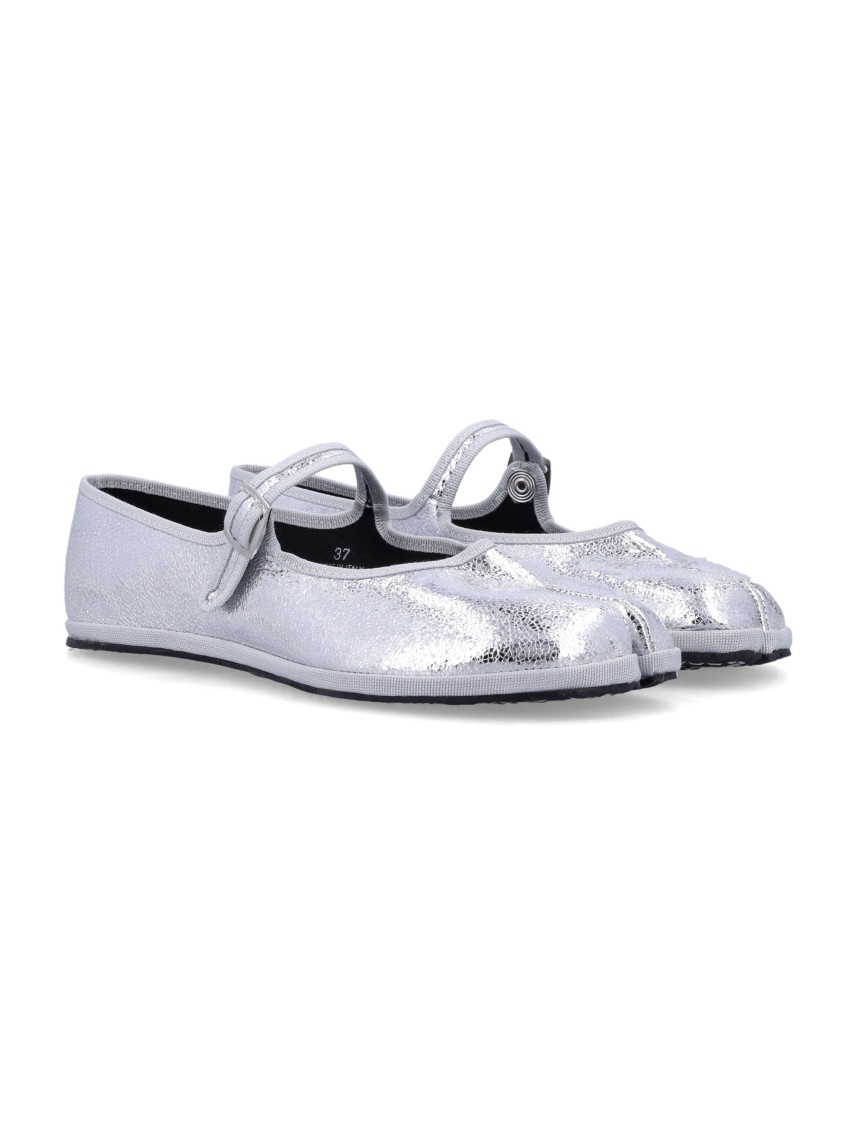 Drogheria Crivellini Fu-tabi Laminated Leather Flat Shoes In Silver