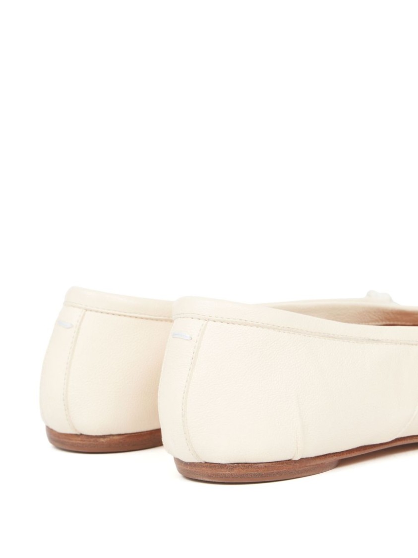 Maison Margiela 'tabi' White Ballerina Flats With Split-toe In Nappa Leather Woman In Neutrals