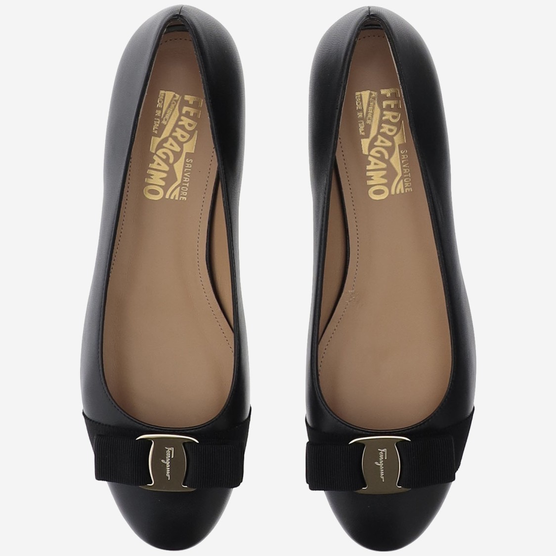 Ferragamo Ballet Flat Varina In Black