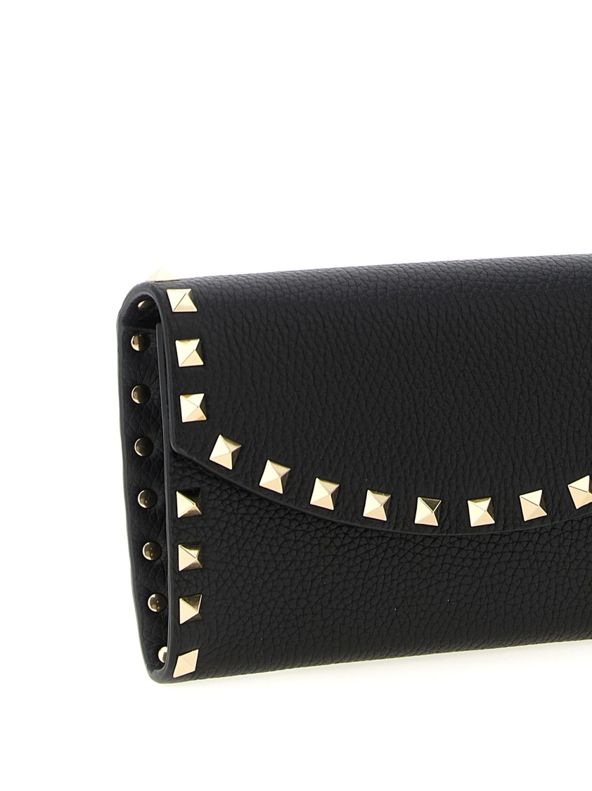 Valentino Garavani Garavani 'rockstud' Wallet On Chain In Black