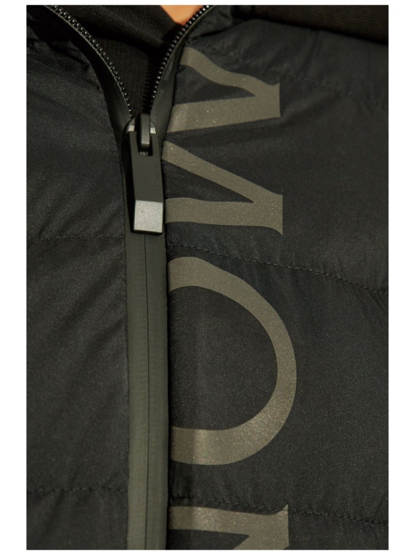 Moncler Cropped Black Sweatshirt With Padded And Smooth Fabric Design In Black