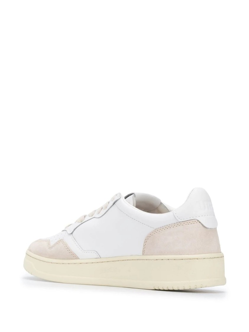 Autry Medalist Low-top Sneakers In Neutral