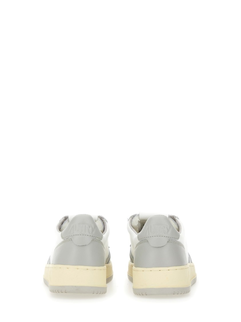 Shop Autry "medalist Low" Sneaker