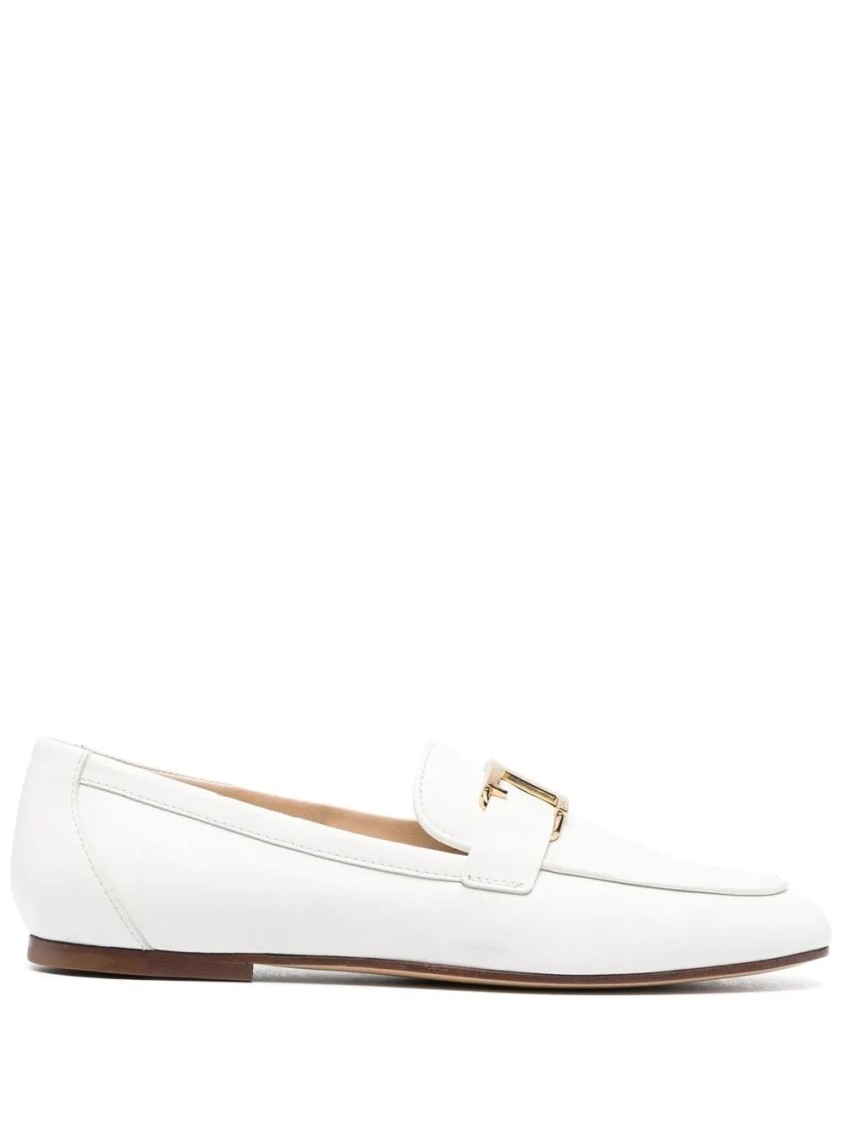 Tod's Pointed Toe Loafers With Metallic Buckle Detail In White