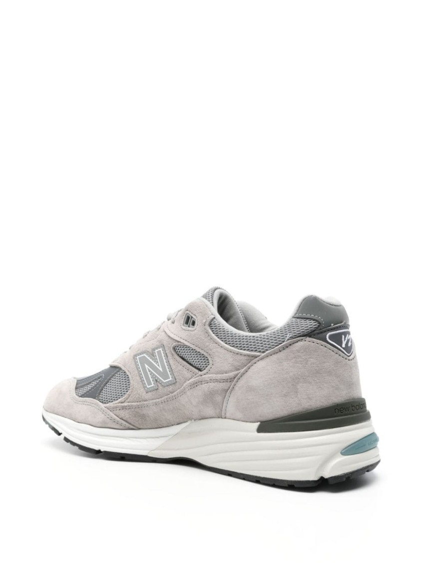 New Balance Versatile Grey Sneakers With Suede In White