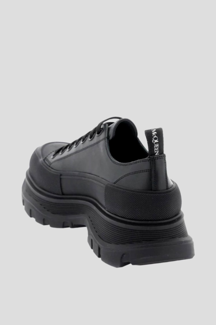 Alexander Mcqueen Men's Tread Slick Leather Low-top Sneakers In Black