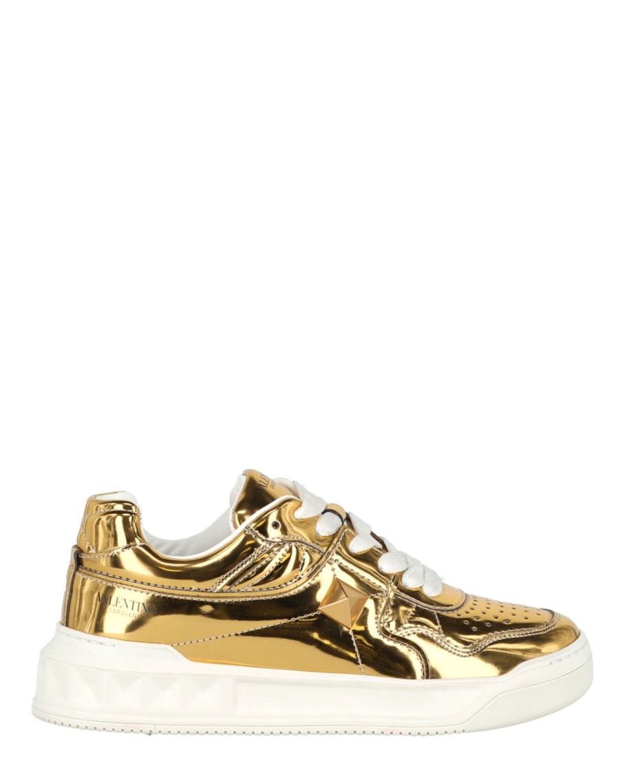 Valentino One Stud Low-top Sneakers In Neutral