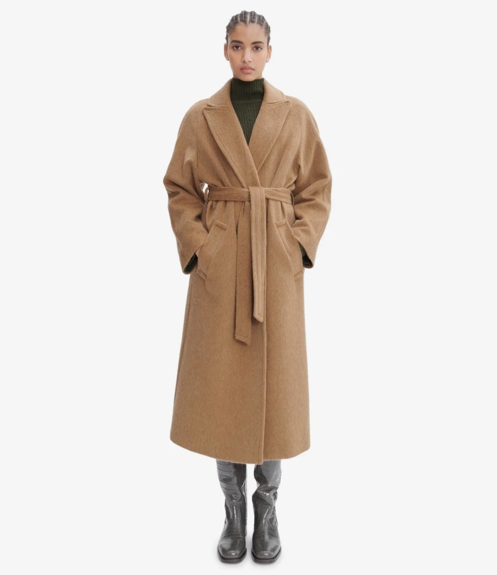 Apc A.p.c. Loose-fit Camel Coat With Tailored Collar In Brown