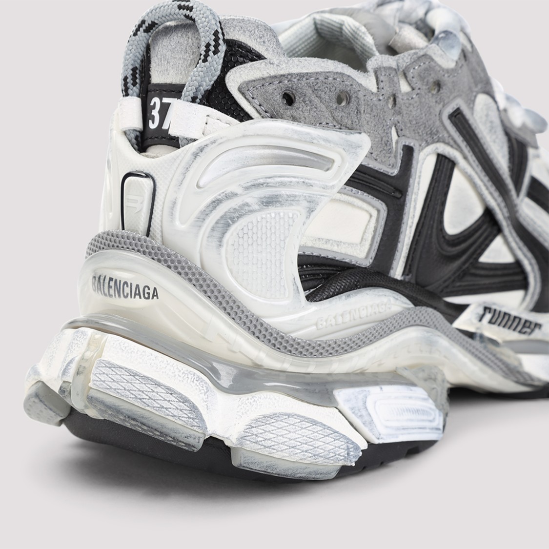 Balenciaga Runner Gradient Snekaers In Grey