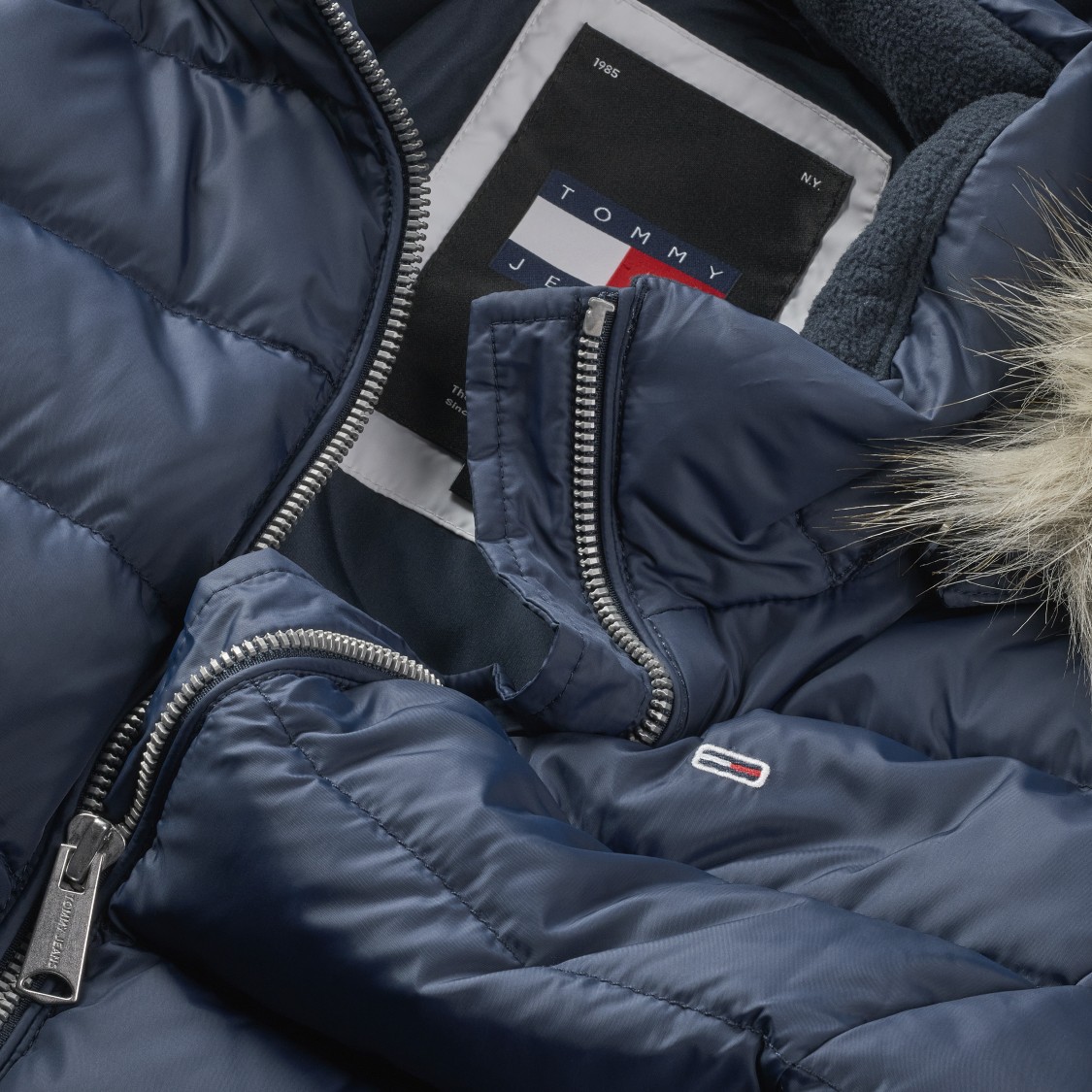 TOMMY JEANS TOMMY JEANS DOWN JACKET WITH REMOVABLE HOOD AND COZY FEATHER PADDING