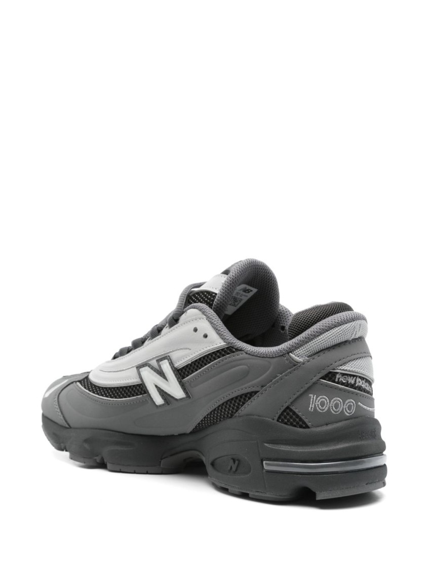 New Balance Lightweight Breathable Grey Sneakers With Design