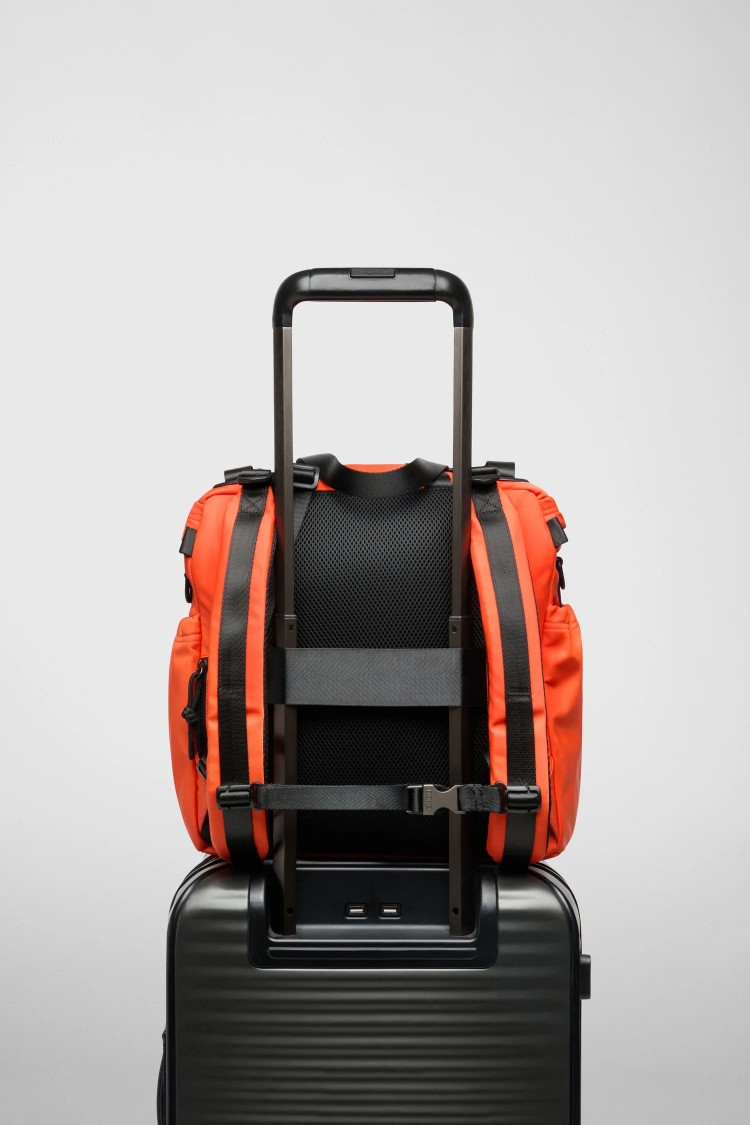 Done East West M Backpack With Spacious Design