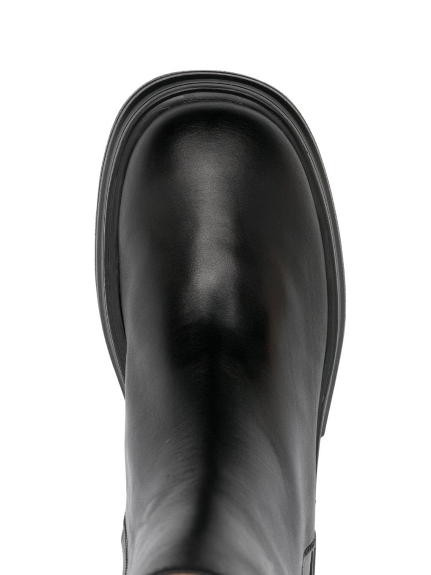 Tod's Ankle Boots With Closed Silhouette And Sole In Black