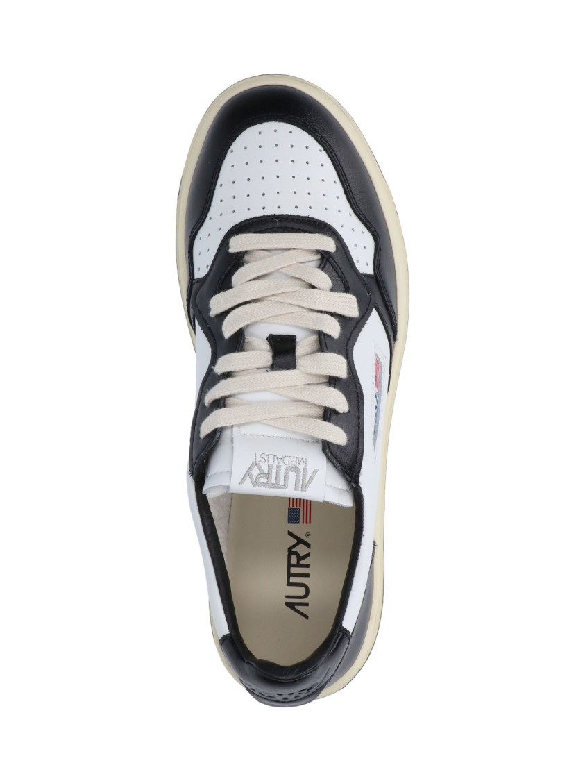 Autry 'medalist' White And Black Low Top Sneakers With Logo Patch