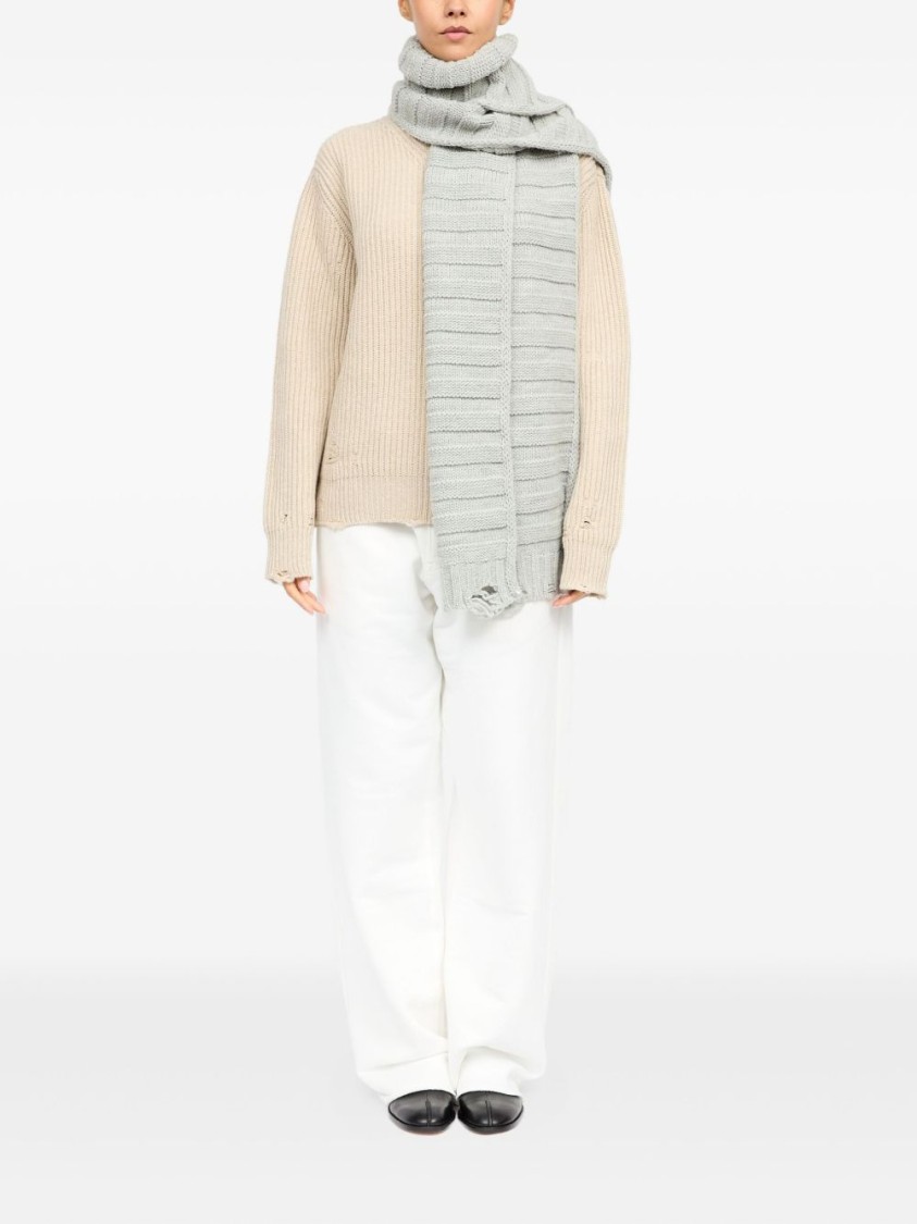 Mm6 Maison Margiela Mm6 By Maison Margiela Textured Ribbed Grey Scarf With Branded Patch In White