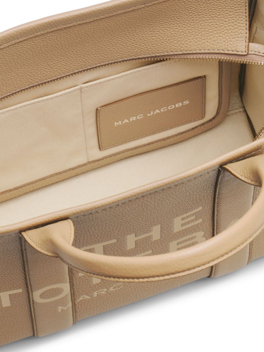 Marc Jacobs Textured Leather Tote Bag With Logo Print And Versatile Carry Options In Neutral
