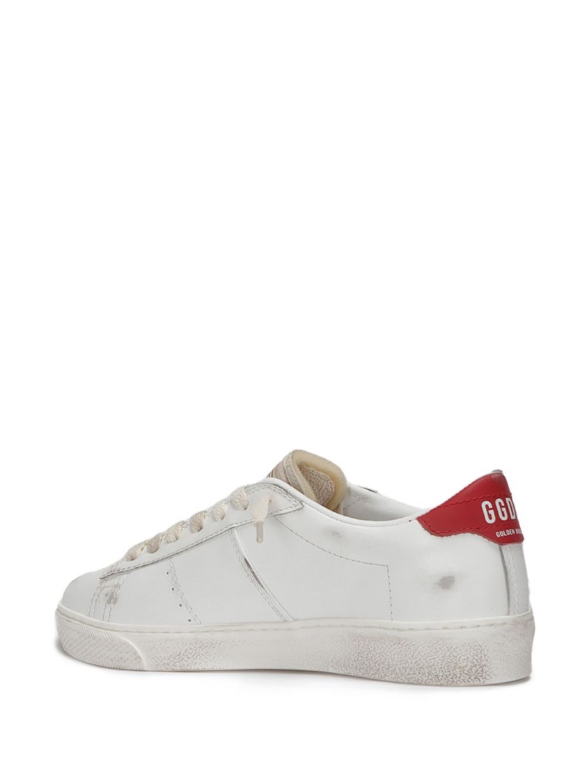 Golden Goose Classic White Sneakers With Vintage Distressing In White