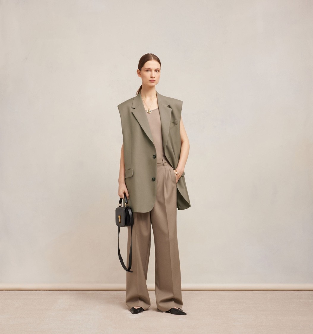 Ami Alexandre Mattiussi Ami Sleeveless Tailored Blazer With Notch Lapel In Brown