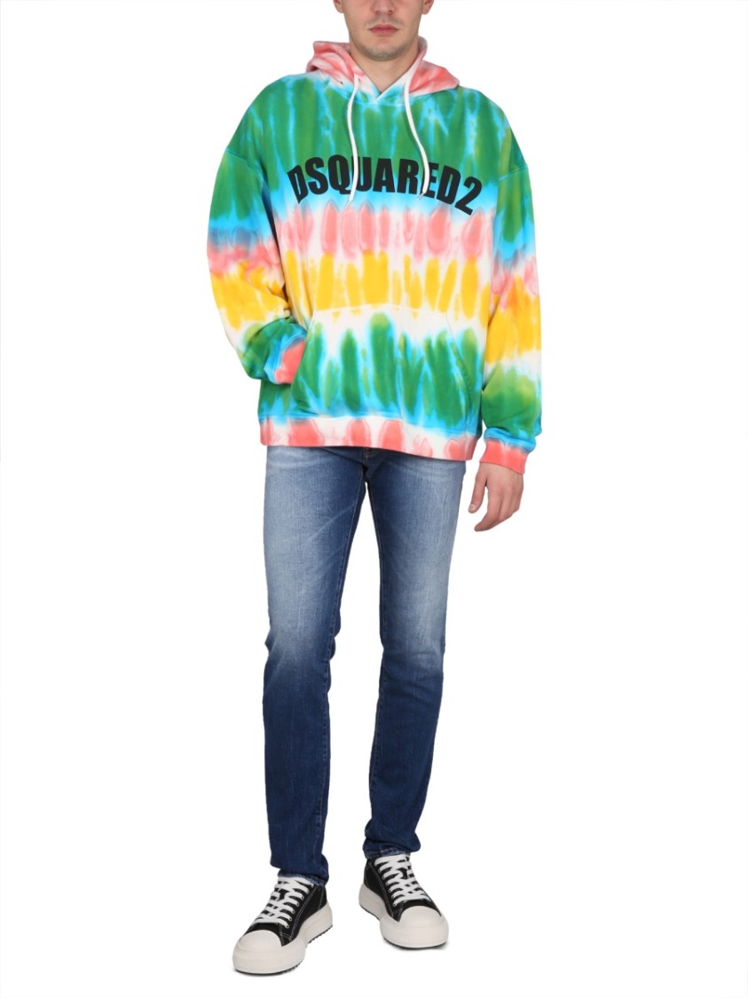 パーカー・フーディ Dsquared2 Tie-Dye Hoodie With Striking Logo Design Dsquared2 Tie-Dye Hoodie With Striking Logo Design | THE LIST