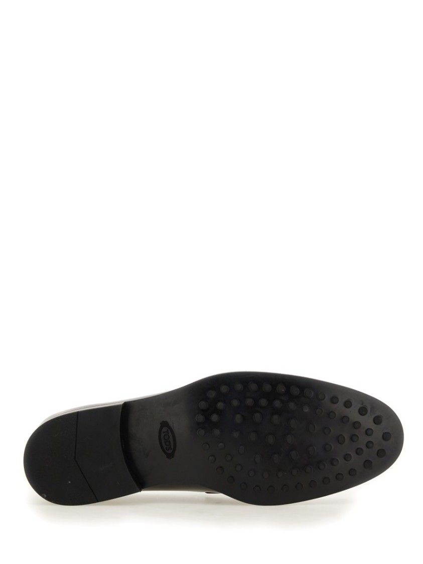 Tod's Smooth Leather Moccasin Loafers With Subtle Stitching In Black