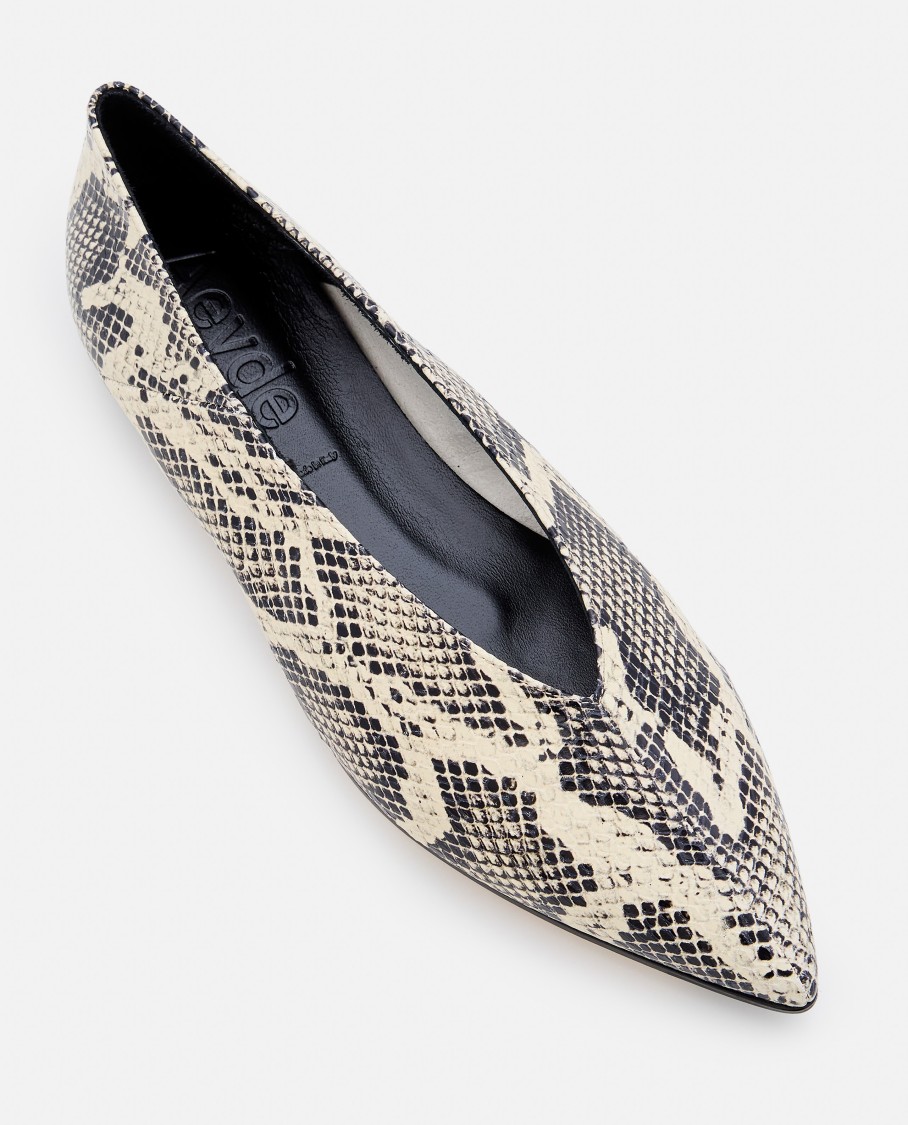 Aeyde Moa Snake Print Goat Leather Creamy Shoes In Neutrals
