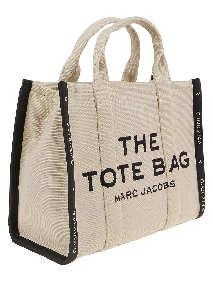 Marc Jacobs Structured Crossbody Bag With Versatile Carrying Options